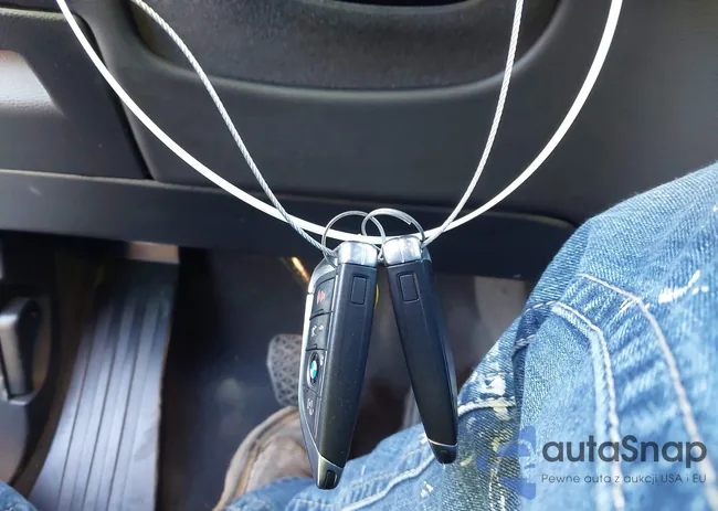 5UXKR2C57J0X10420: 44026464