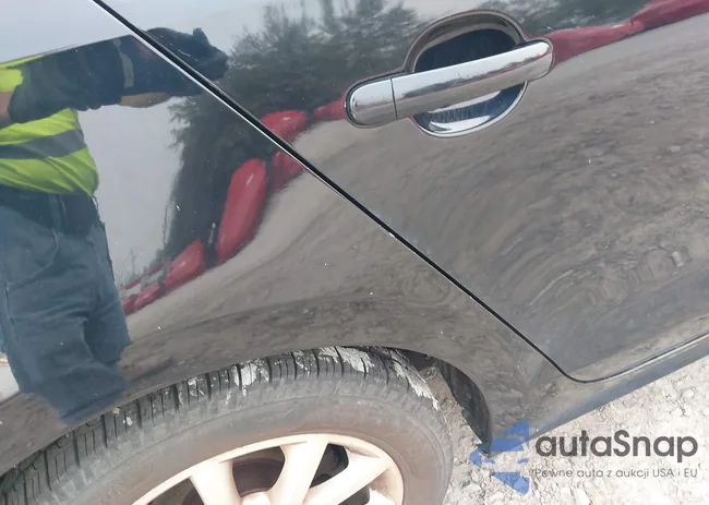 3VWD17AJ7EM432892: 44026576