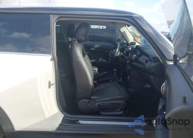 WMWXM5C55F3A04799: 44026579