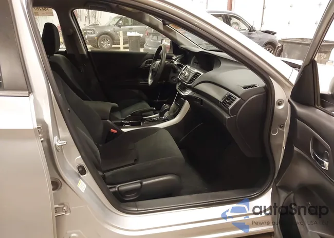 1HGCR2F34DA152235: 44027654