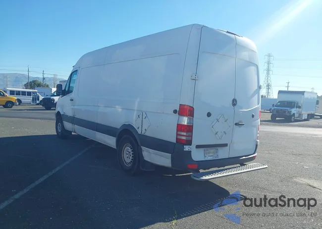 WD3PE8CB3C5710796: 44027677