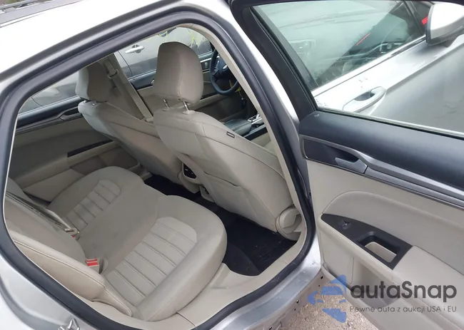 3FA6P0HD9LR176892: 44027809