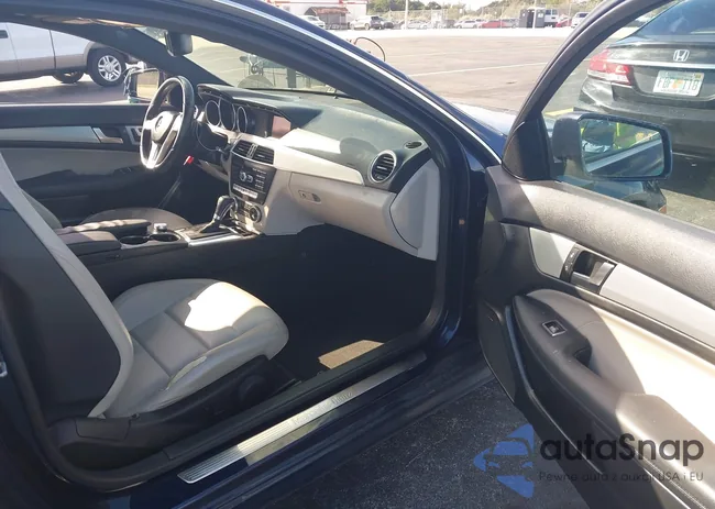 WDDGJ4HB7DF976214: 44027857