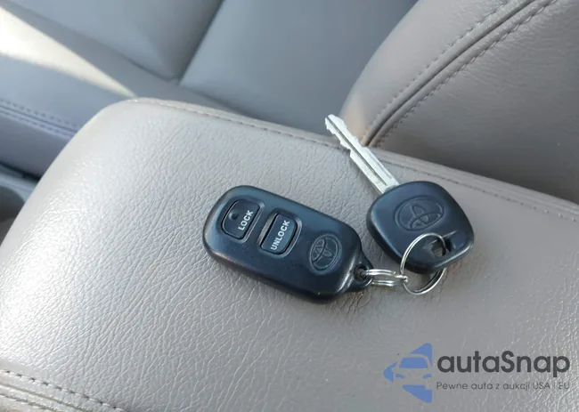 2T1BR32E17C750094: 44028048