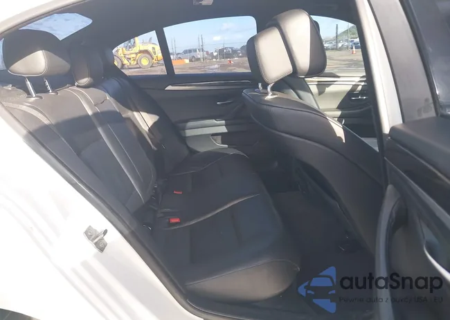 WBAFR7C55DC818549: 44027361