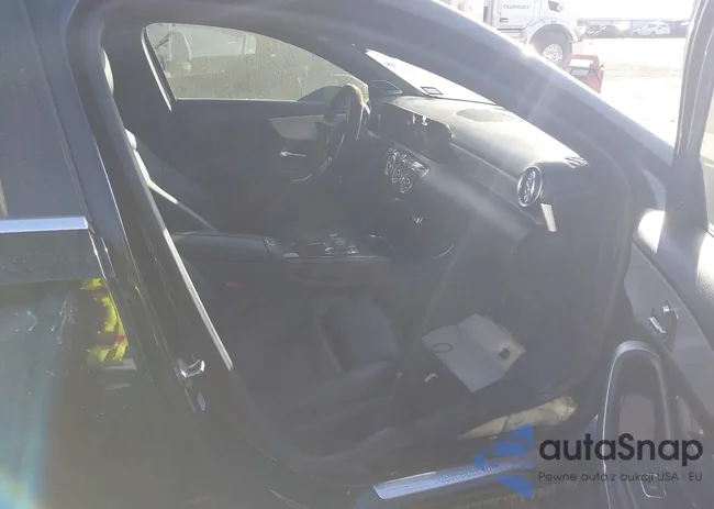 W1K3G4EB2LW047290: 44027377