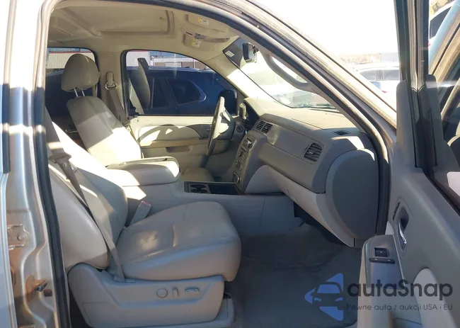 1GNSKBE00BR286851: 44028927