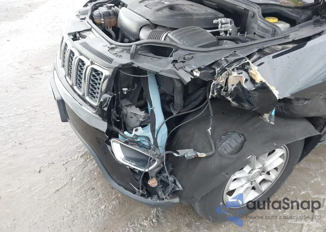 1C4RJFAG2JC185087: 44028934