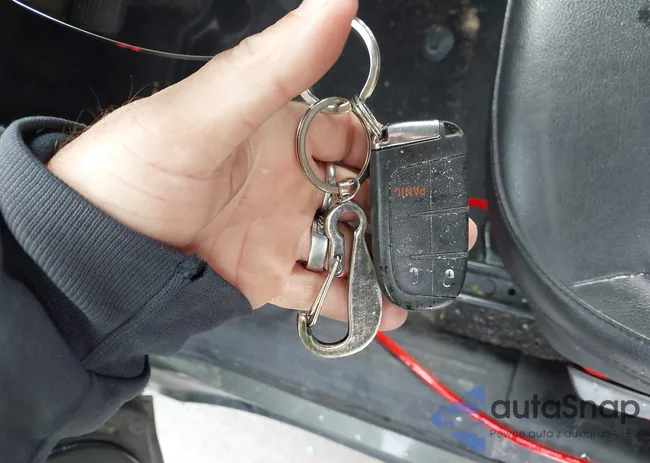 3C4NJDBB0JT113072: 44028957