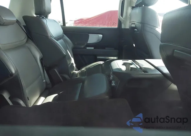 1FMJK1J81SEA18422: 44029128