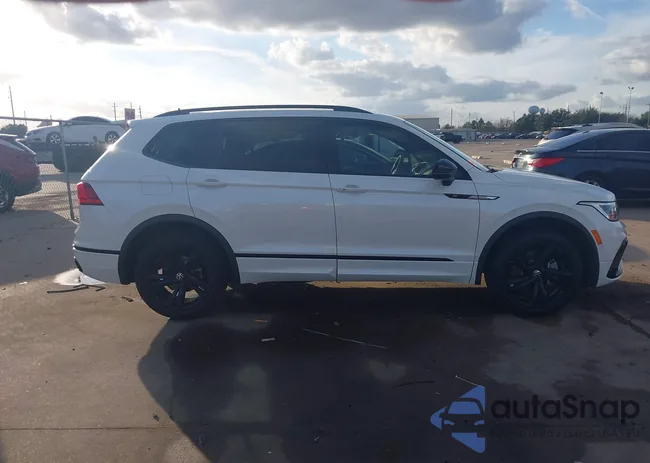 3VVCB7AX2PM130527: 44029168