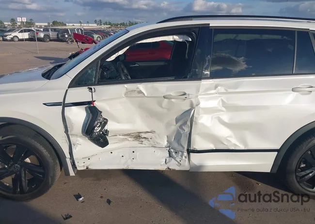 3VVCB7AX2PM130527: 44029168