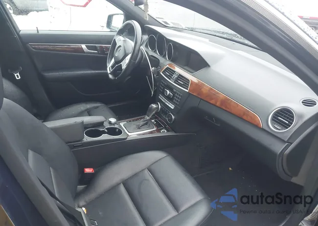 WDDGF4HB3DA799093: 44028263