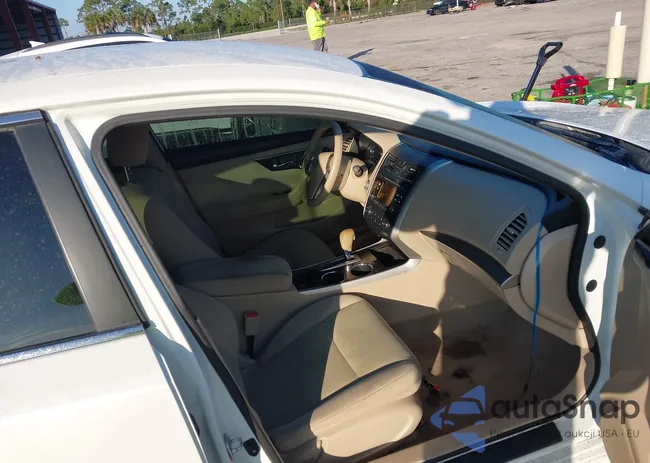 1N4AL3AP8EC186441: 44028272