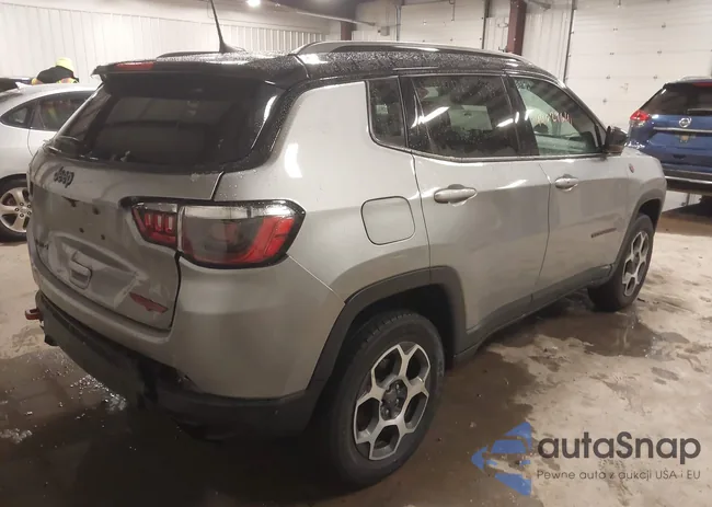 3C4NJDDB9NT208927: 44029641