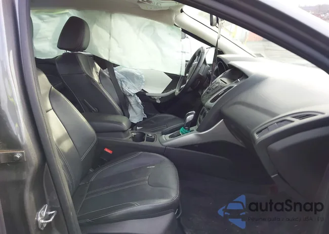 1FADP3F28EL422648: 44029673