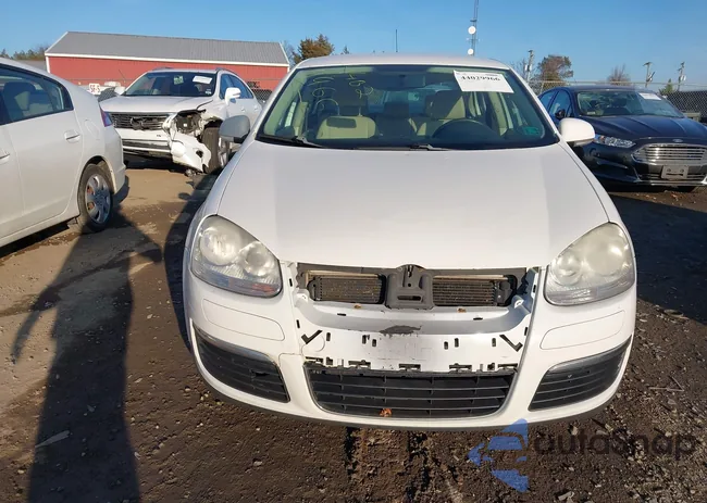 3VWAZ7AJ9AM095065: 44029966