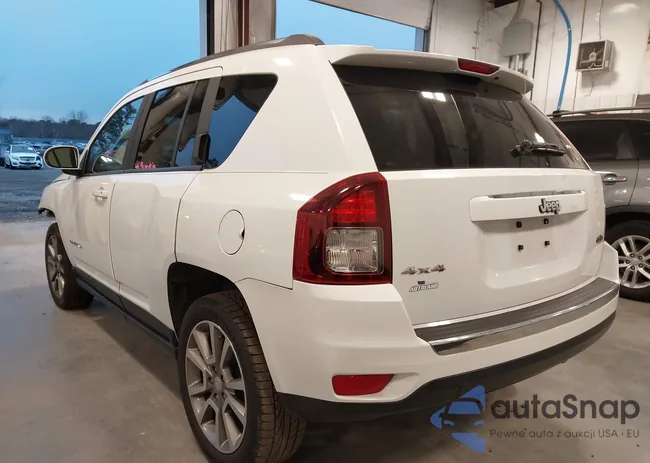 1C4NJDEB9GD581652: 44030055