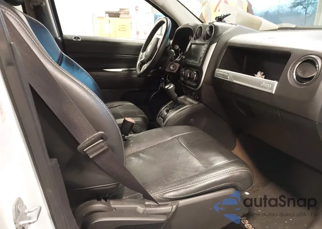 1C4NJDEB9GD581652: 44030055