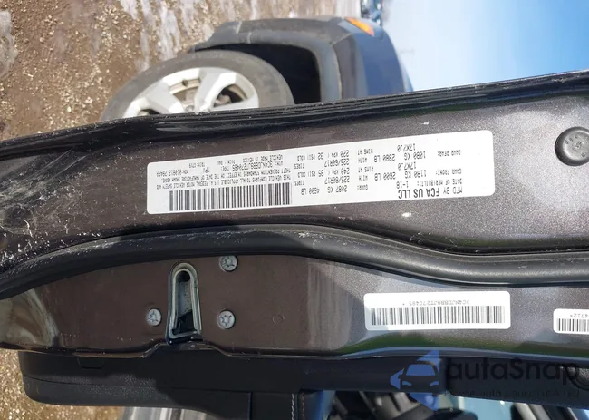 3C4NJDBB9JT270485: 44030108