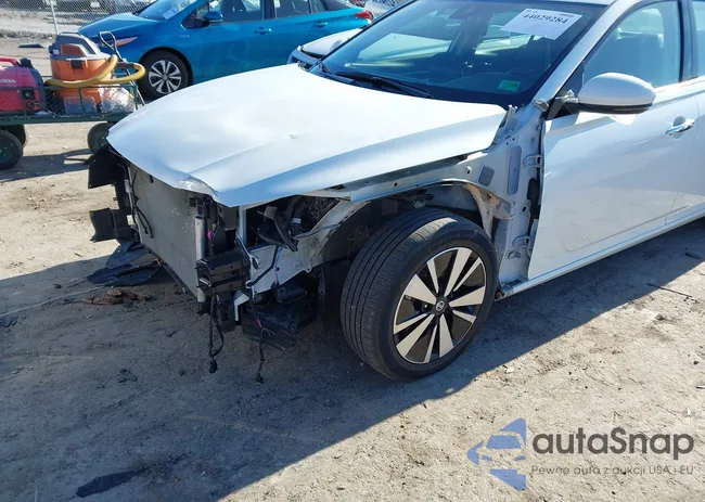 1N4BL4EV9NN418584: 44029284