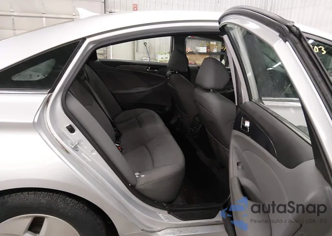 KMHEC4A42BA005182: 44030703