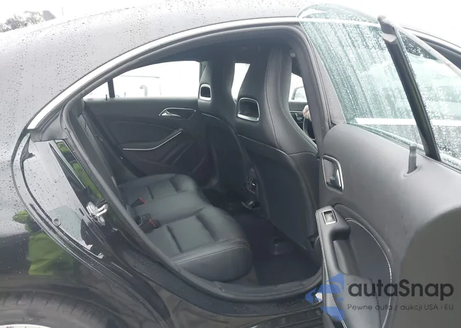 WDDSJ4EB3JN657764: 44030711