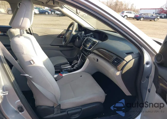 1HGCR2F70GA244658: 44030913