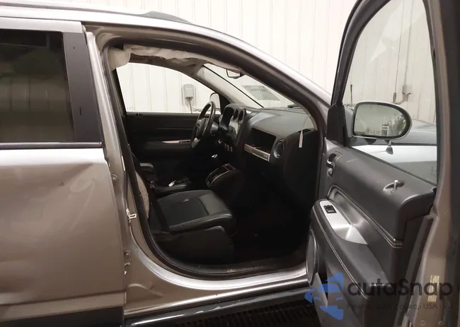 1C4NJDEB9HD168177: 44030962