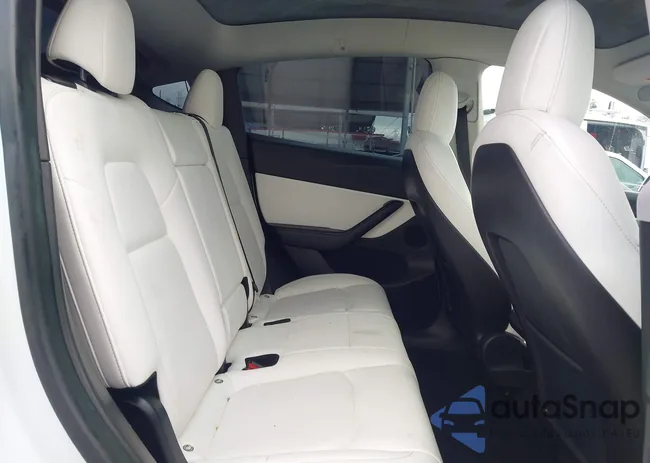 5YJYGDEE3MF282944: 44030996