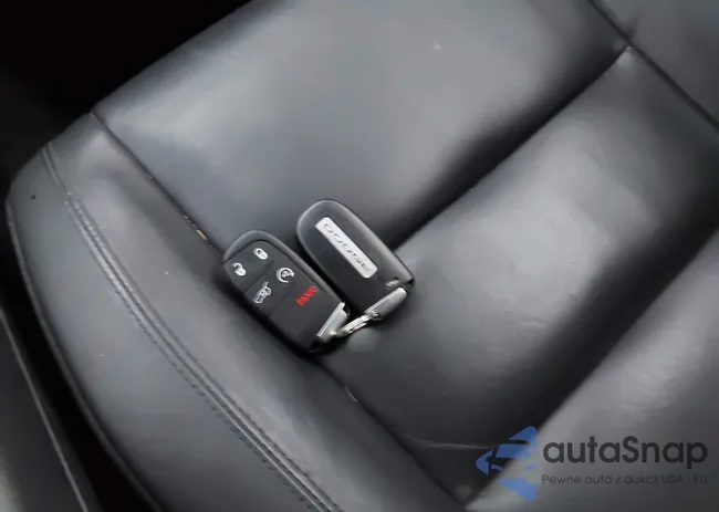 1C4RDJDG3HC833701: 44030257