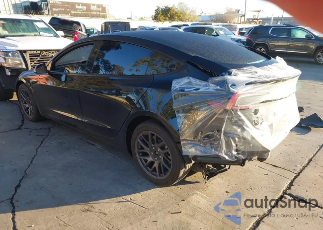 5YJ3E1EB9SF968617: 44030281