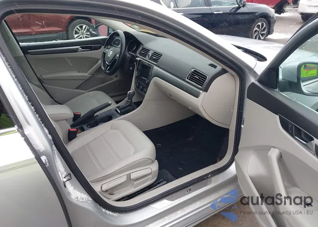 1VWDT7A35HC029463: 44030538