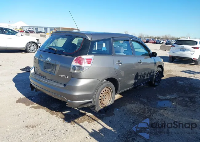 2T1KR32EX6C557618: 44031635