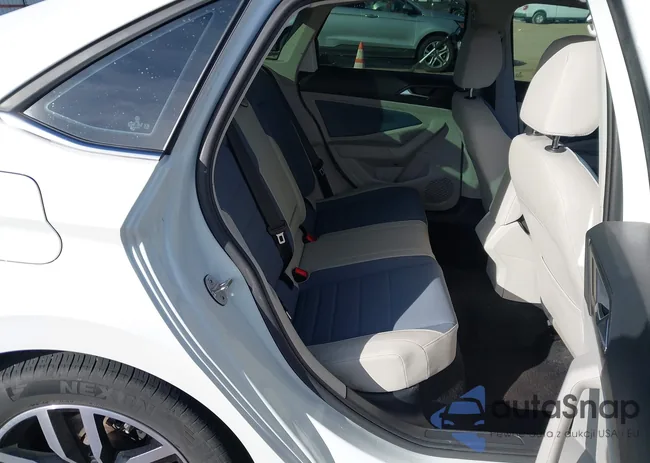 3VW7X7BU4SM036886: 44031706