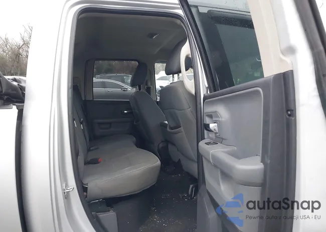 1C6RR7GTXDS686944: 44031827