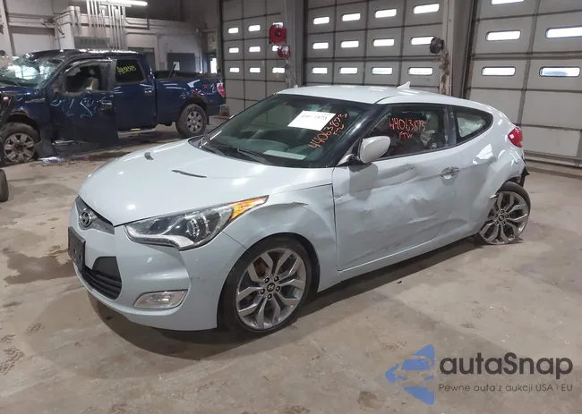 KMHTC6AD7FU218586: 44031873