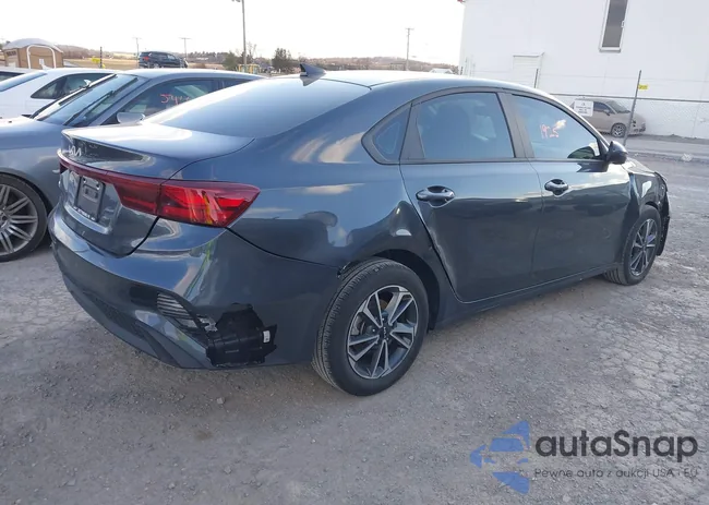 3KPF24AD2RE744474: 44031925