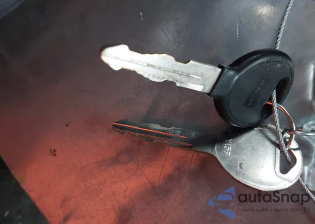 1B7GL22Y6WS671979: 44032061