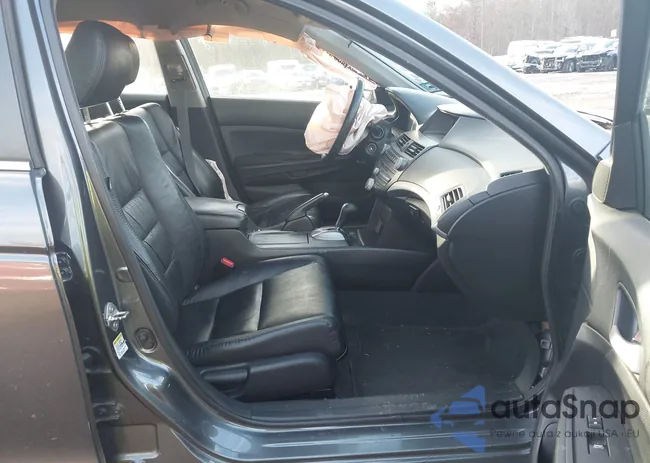 1HGCP2F67CA049244: 44031337