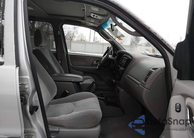 4F2YU08132KM55761: 44031387