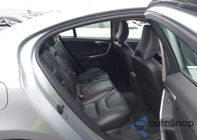 YV1612FH6D2204628: 44031619