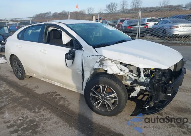 3KPF24AD4PE595434: 44032632