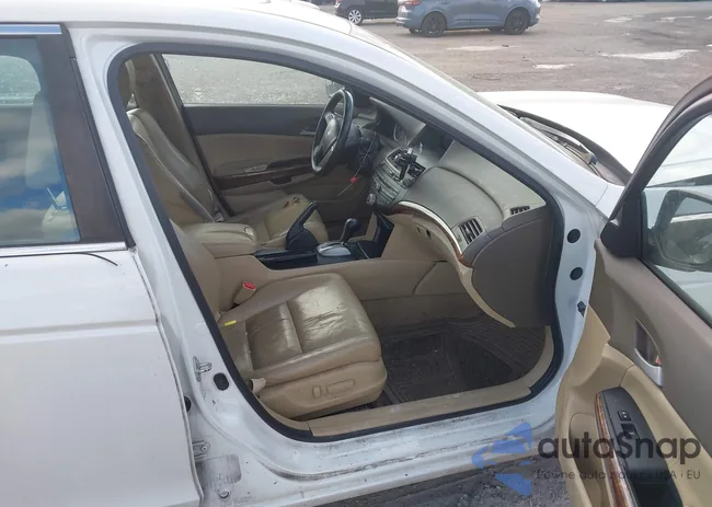 5KBCP3F85AB002998: 44032749