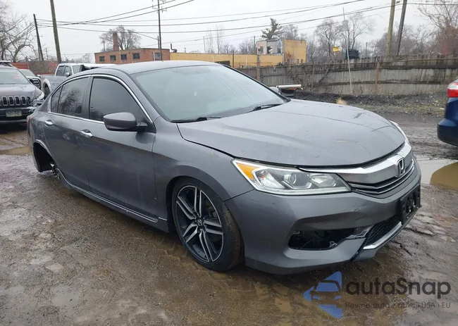 1HGCR2F58GA058574: 44032811