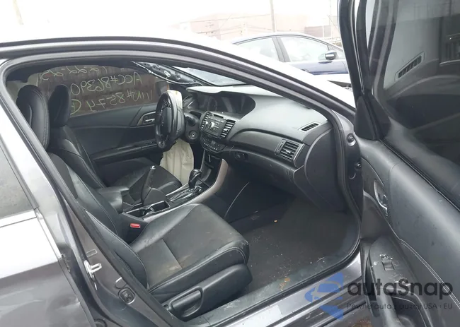 1HGCR2F58GA058574: 44032811