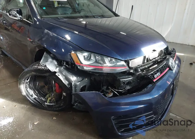 3VW5T7AU2FM024973: 44032843