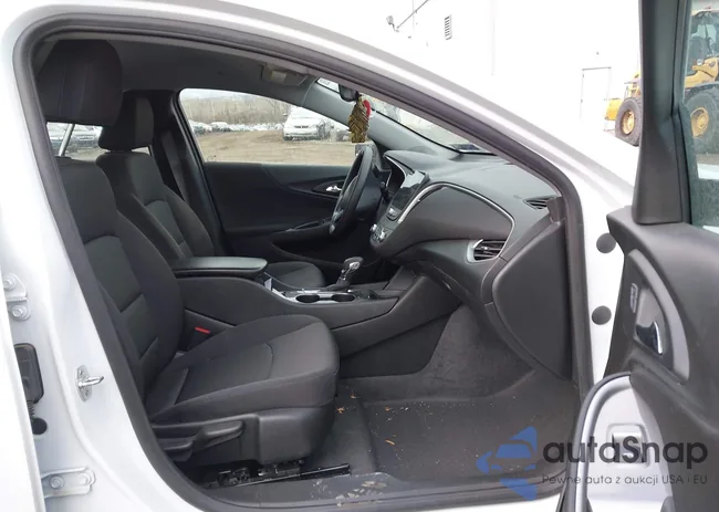 1G1ZB5ST2RF192854: 44032854