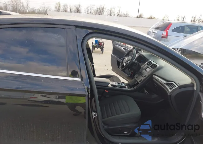 3FA6P0H71JR270983: 44032989