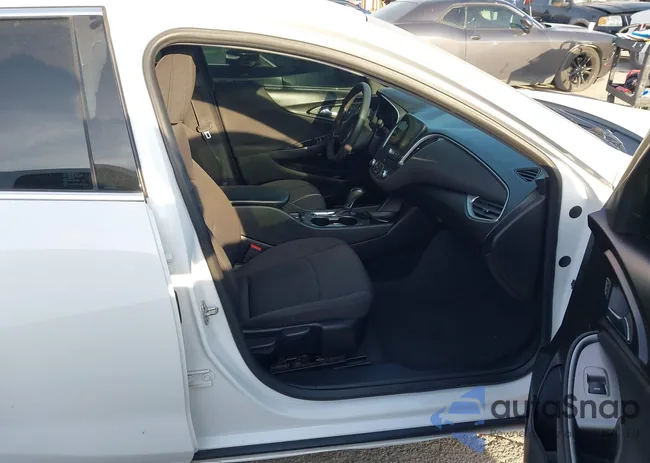 1G1ZB5ST2KF128299: 44033105